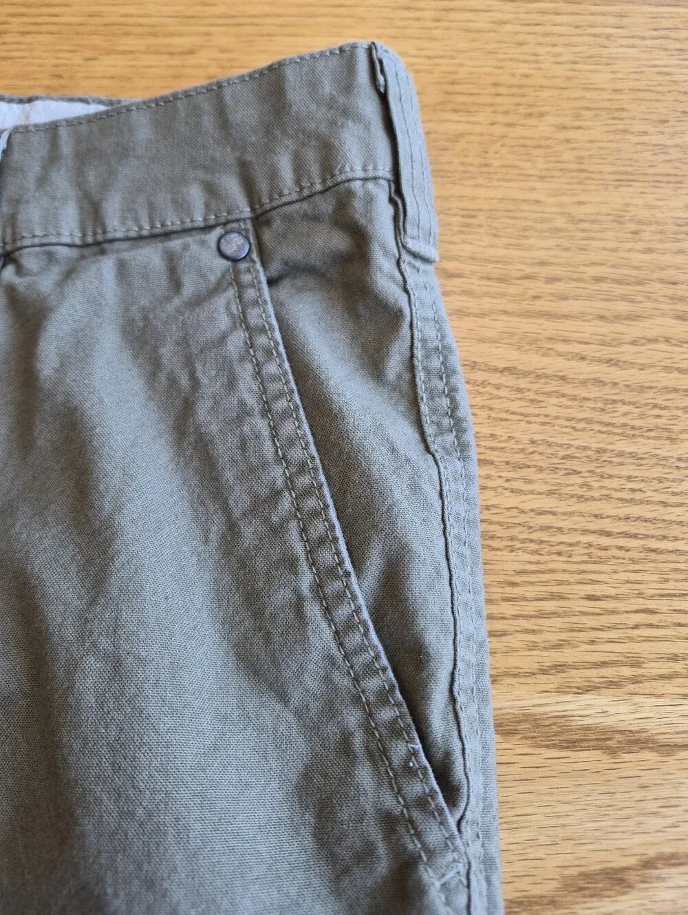 Columbia Mens Shorts Sage Green Utility Canvas  Size 40W 10L
